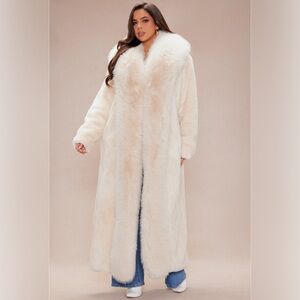 NWT Elegant Cream Faux Fur Coat XL